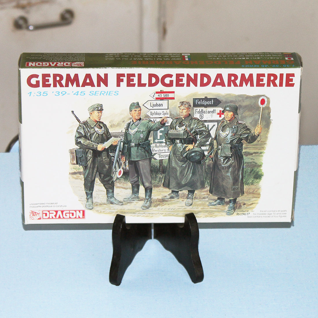 Maquette 1/35 39-45 series Dragon vintage german Feldgendarmerie