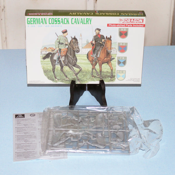 Maquette 1/35 39-45 series Dragon vintage german cossack cavalry