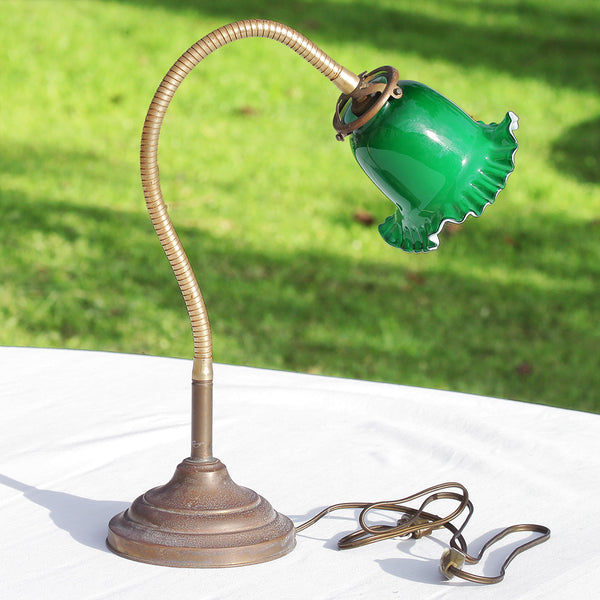 Ancienne lampe de bureau flexible à poser avec tulipe en verre opaline vert