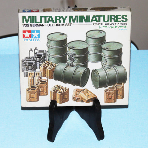 Maquette 1/35 Military Miniatures Tamiya vintage German Fuel Drum Set