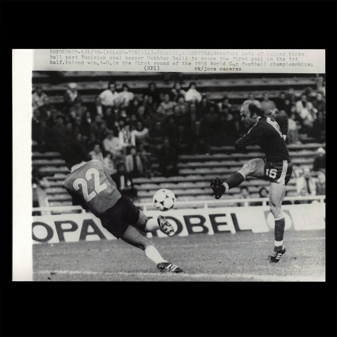 AFP press photo Poland - Tunisia Grzeforz Lato / Mokhtar Naili Football World Cup Argentina 1978